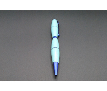 La imagen contiene boligrafo de resina epoxi color azul con mecanismos azules